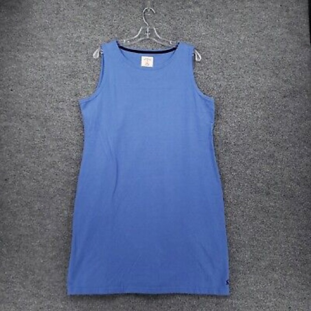 blue dress